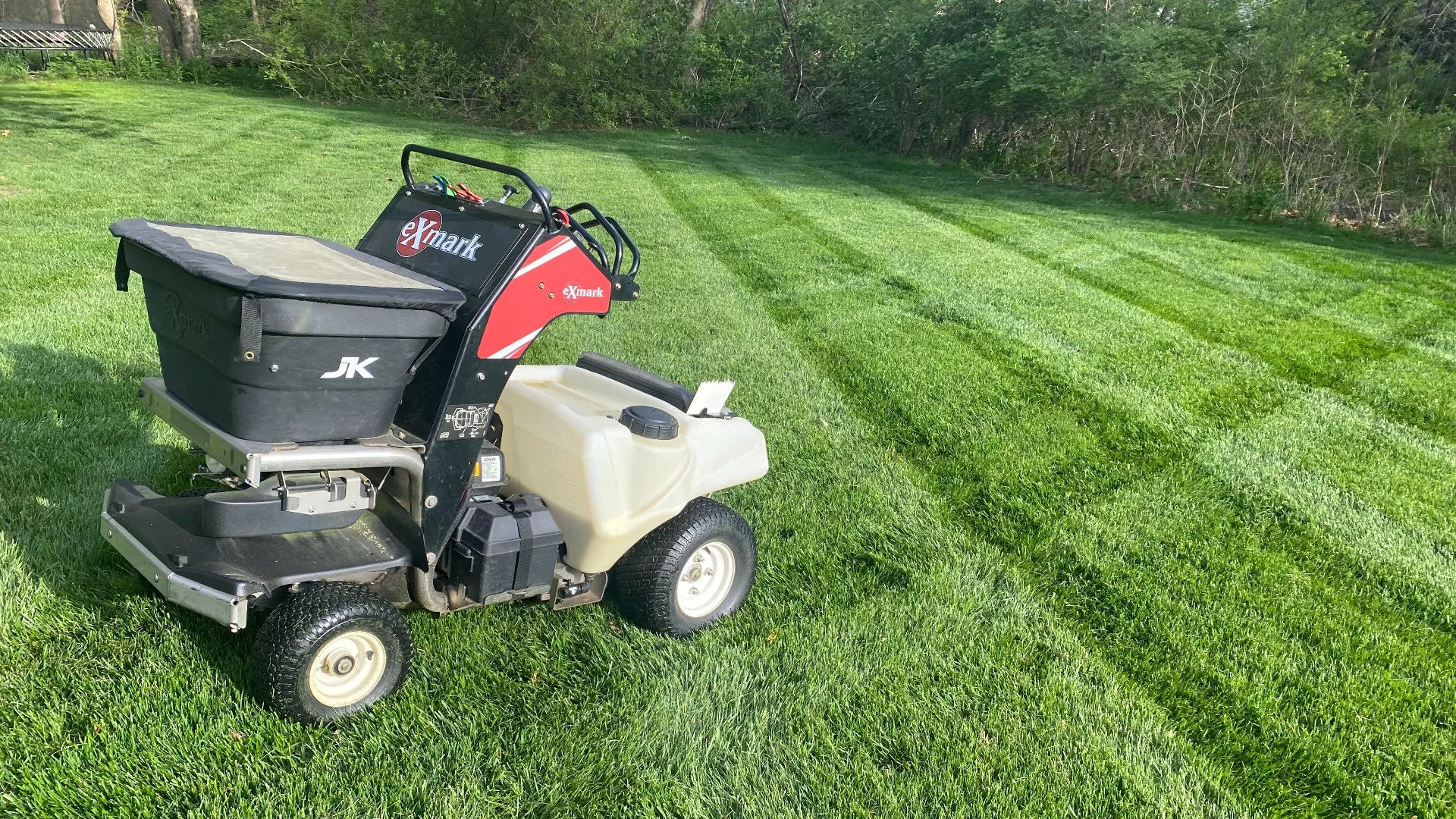 Don't Fertilize Your Lawn Too Late Into the Fall Season!