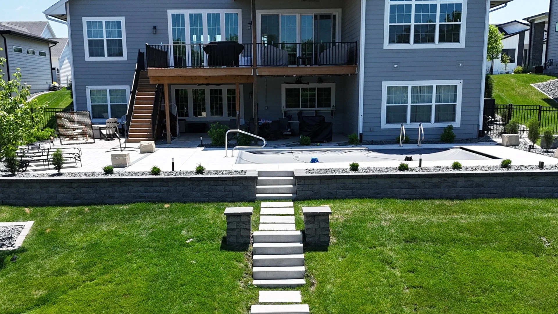 How Your Sloped Property Will Benefit From a Retaining Wall