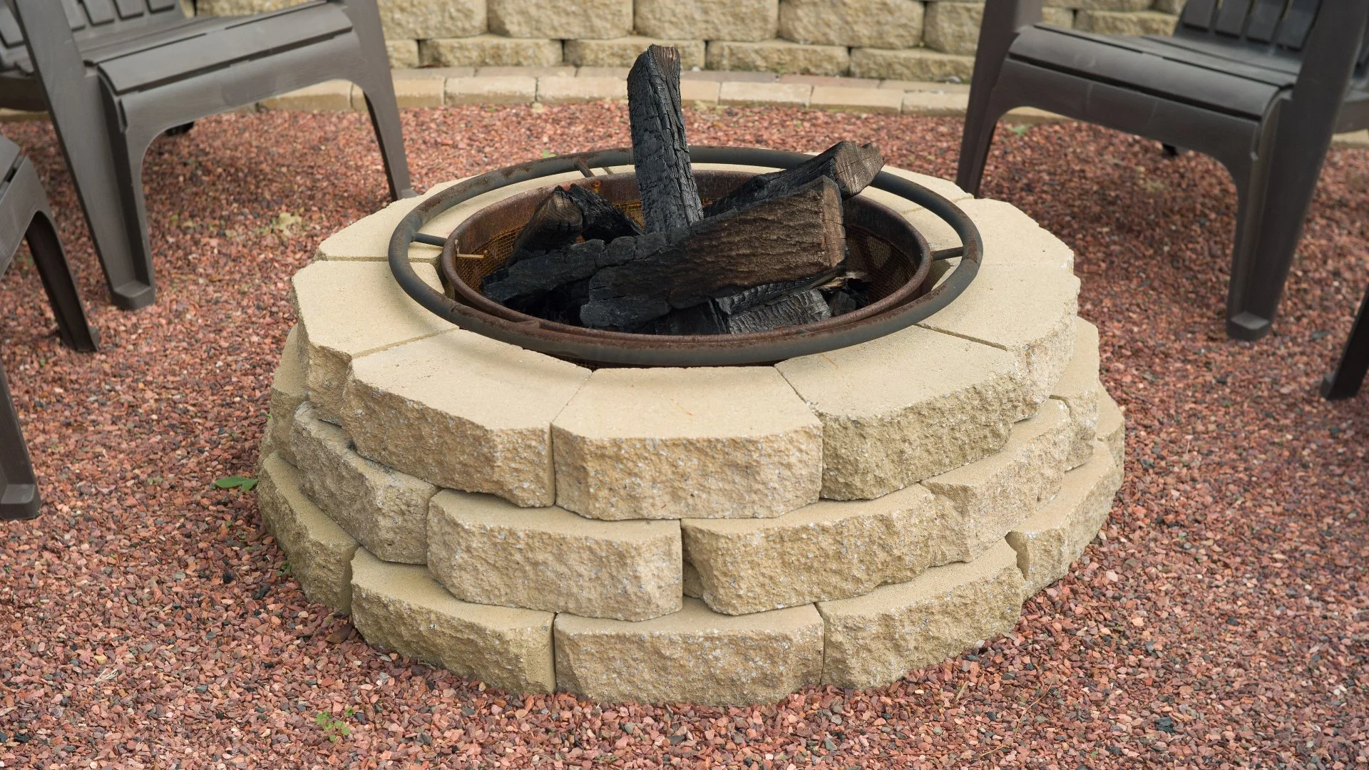 Your Design Options for Building a Fire Pit - Custom vs Kit